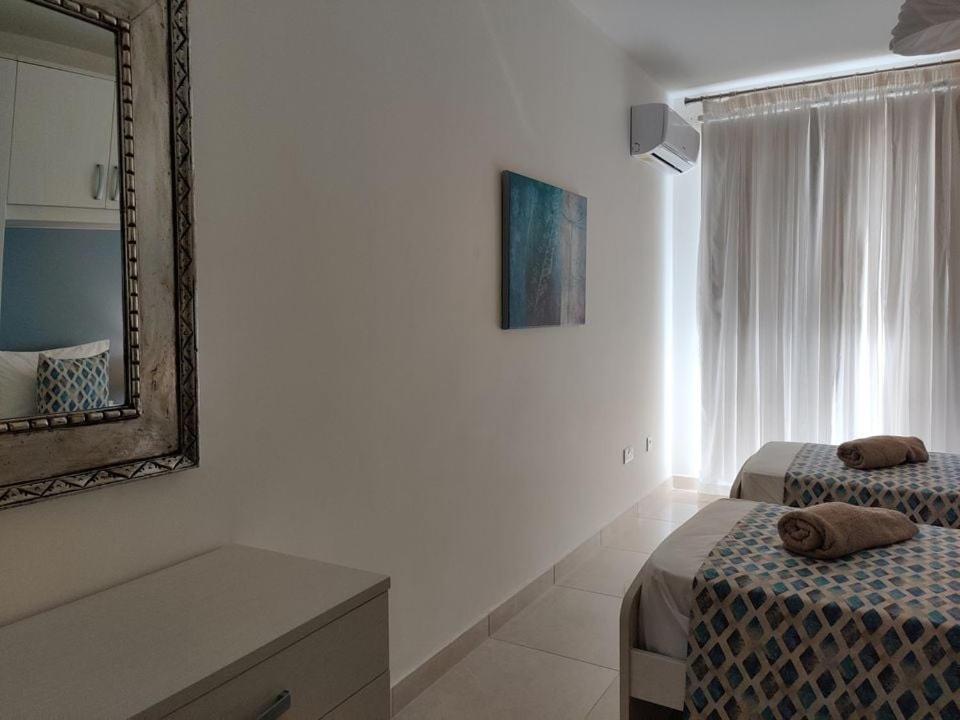 Beautiful, Sea View 2 Bedrooms Apartment, Marsalforn, Gozo Eksteriør billede